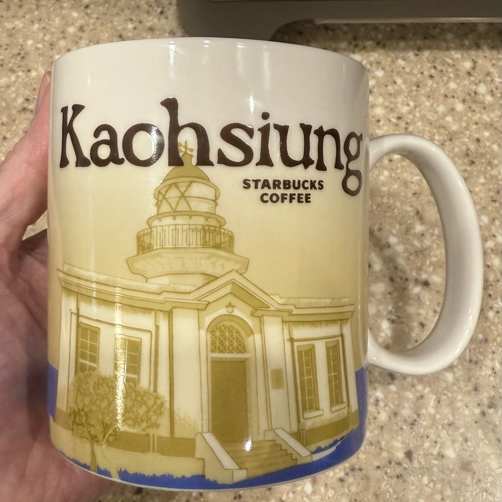 Starbucks Kaohsiung Coffee mug 16 Oz. Global Icon City Collectors Mug. 2013